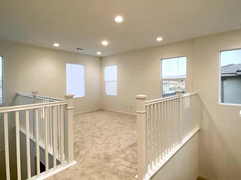 39549 Clare St — Photo 8