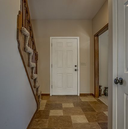 3rd image of 8706 N Oregon Ave