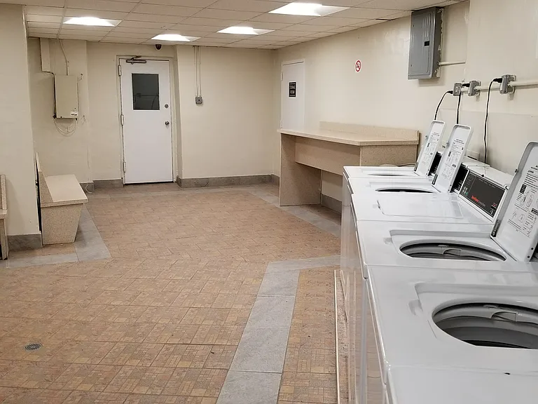 1 74th St #3G — Photo 20