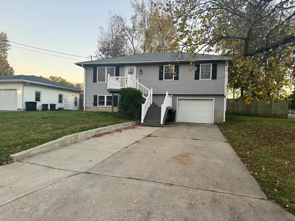 400 E Slater St, Marshall, MO 65340