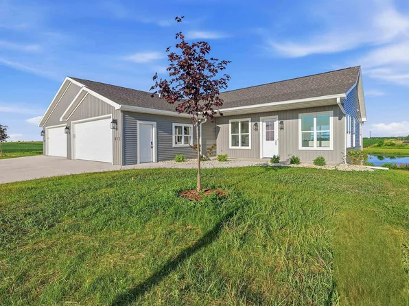 812 Lakeview Ln, Ripon, WI 54971