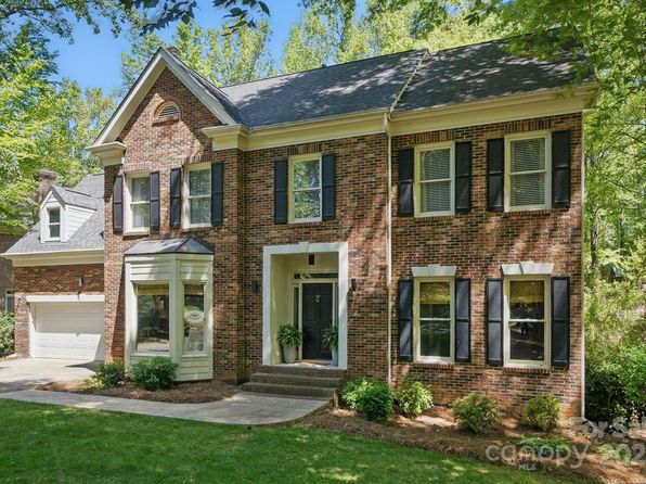 902 Hoke Trl, Cramerton, NC 28032
