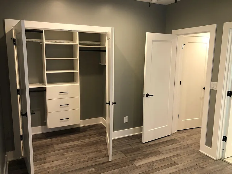 2058 N Park Ave — Photo 9