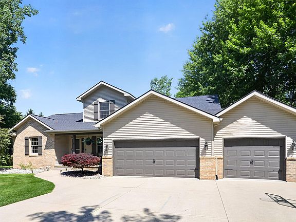 3rd image of 3483 E Ryan Dr