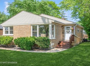 577 Ridge Rd, Highland Park, IL 60035