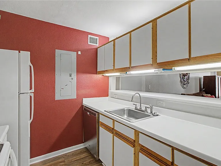521 Parkway #103 — Photo 7