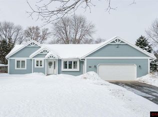 112 Chaucer Ct, Mankato, MN 56001