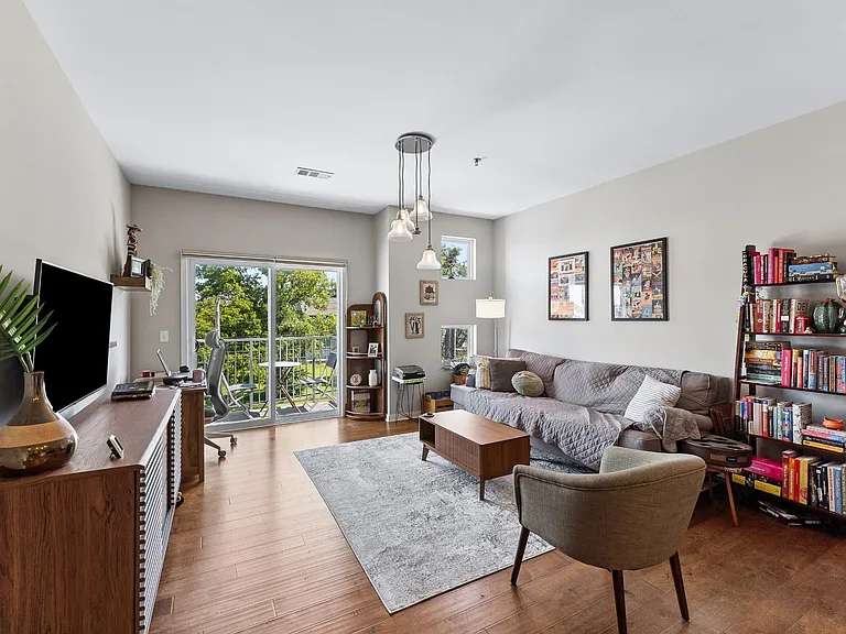 1122 Litton Ave #319 — Photo 9