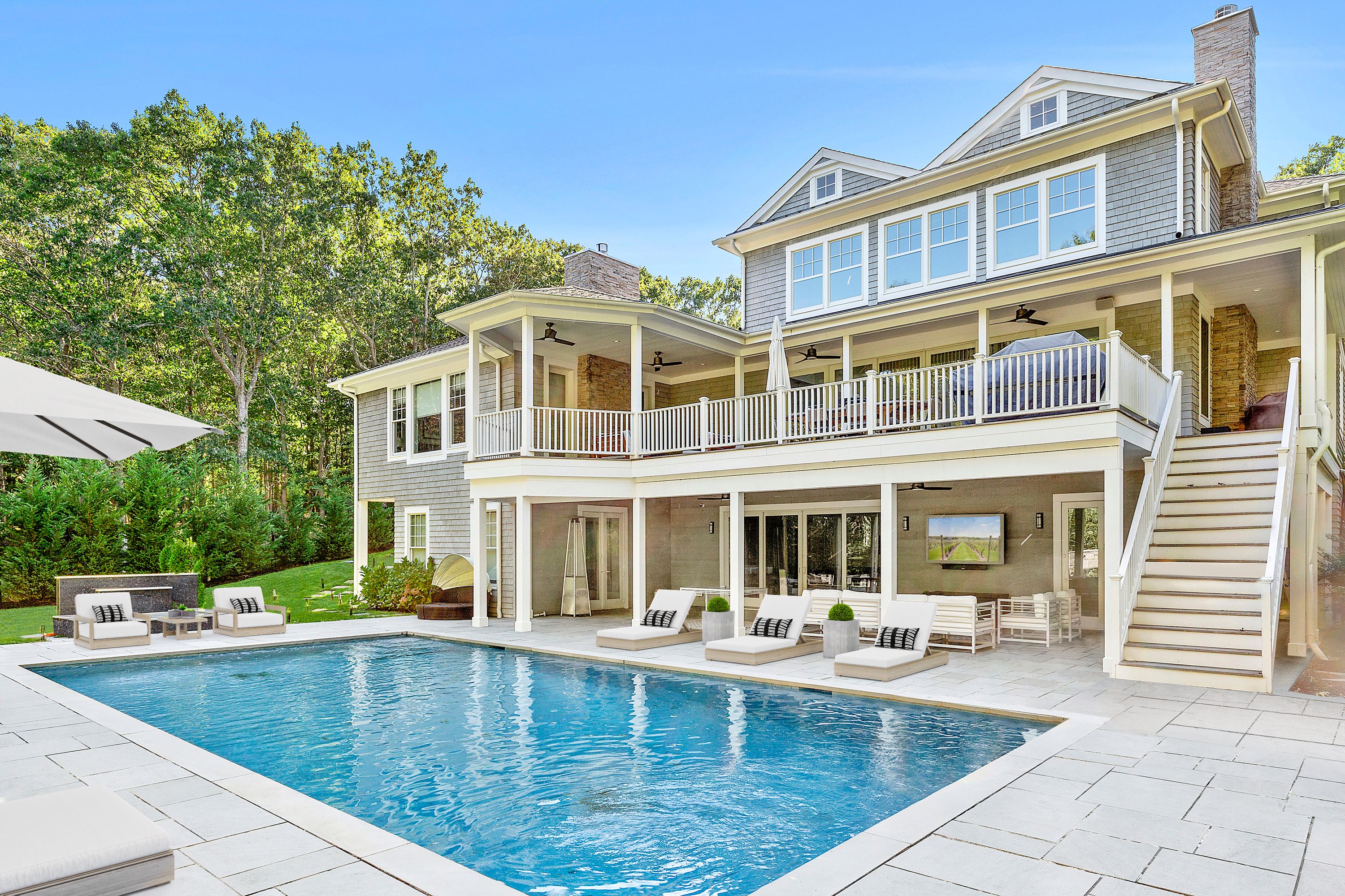 2 Sunninghill Rd in Southampton Out East