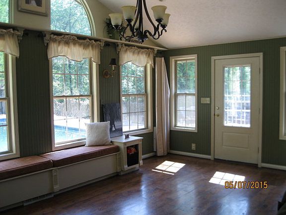 4th image of 2302 Dorman Dr