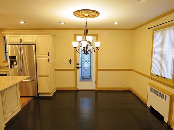 4th image of 33 Wisteria Ave