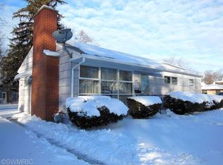 3 Elm Ct, Hillsdale, MI 49242