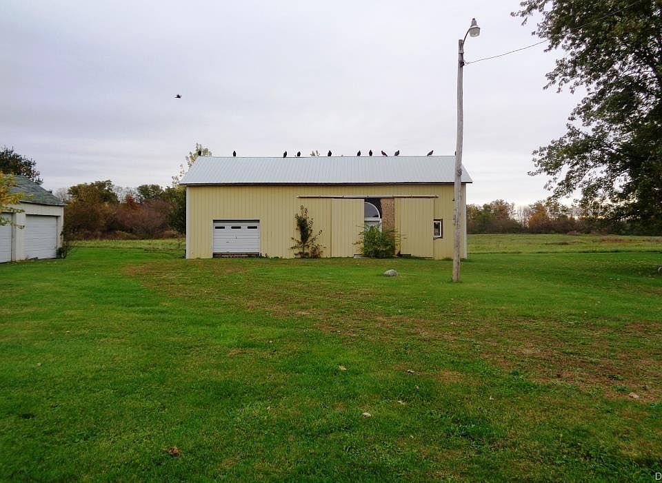 1st image of 810 East Ave