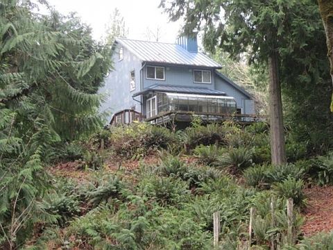 2nd image of 3639 Snug Harbor Dr NE