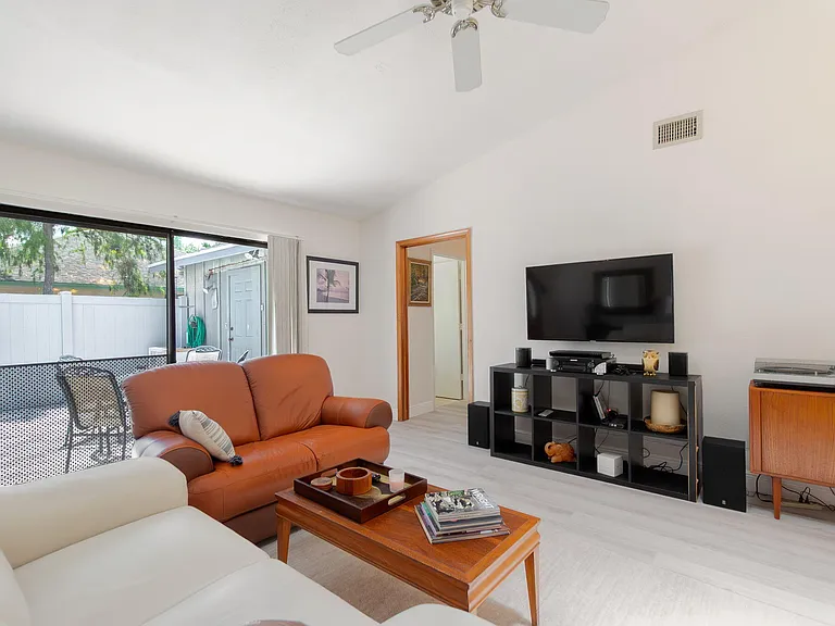 1073 Goldenrod Rd — Photo 13