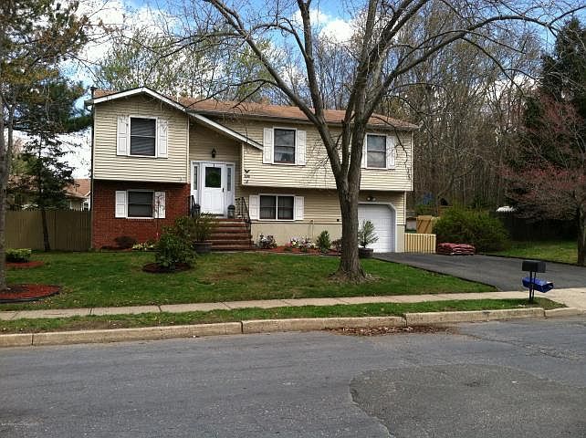 1st image of 139 Clairmont Ct