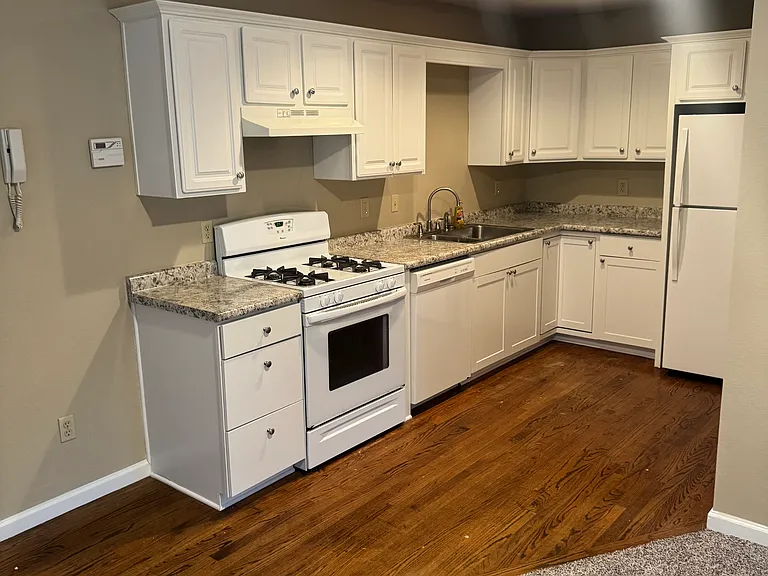411 N Madison St #D — Photo 17
