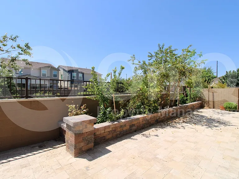 2051 E Wisteria Dr — Photo 19