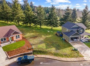 7 Linquist Ln, Cathlamet, WA 98612
