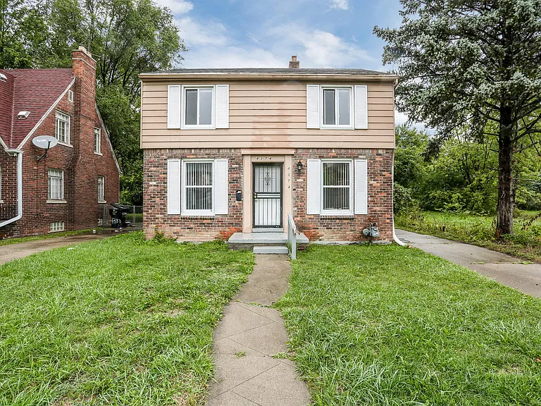4374 Devonshire Rd — Photo 1