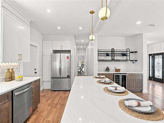 3rd image of 515 Gaskill St