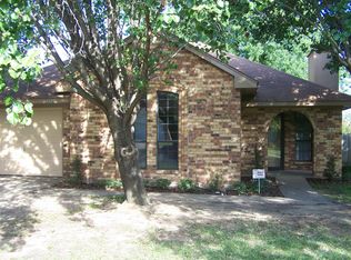202 Briar Creek Dr, Crandall, TX 75114