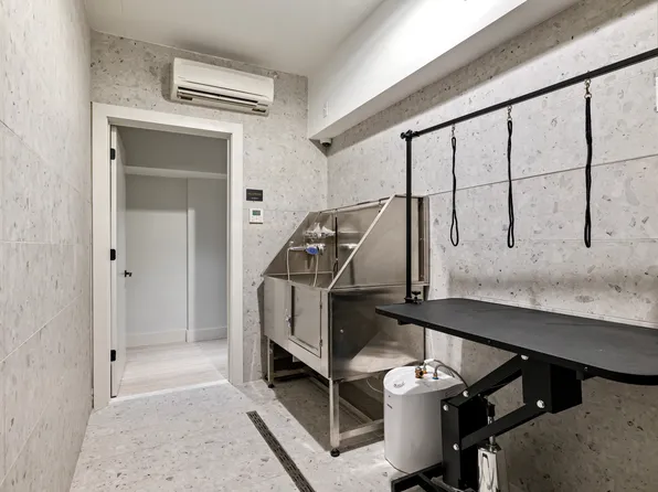 2605 Snyder Avenue image 19 of 31