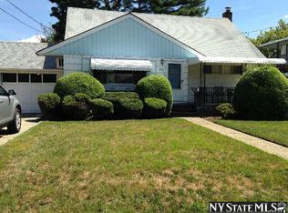 859 Bellmore Rd, North Bellmore, NY 11710