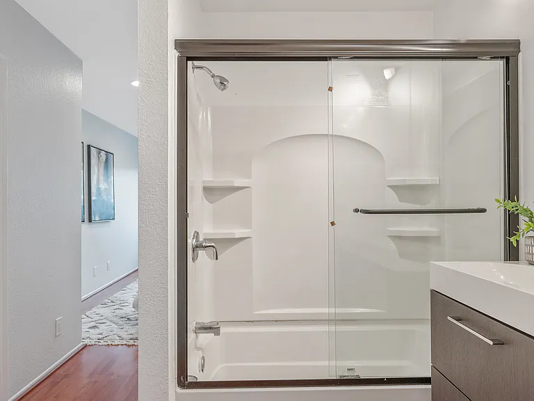 2310 N Fairview St #210 — Photo 16