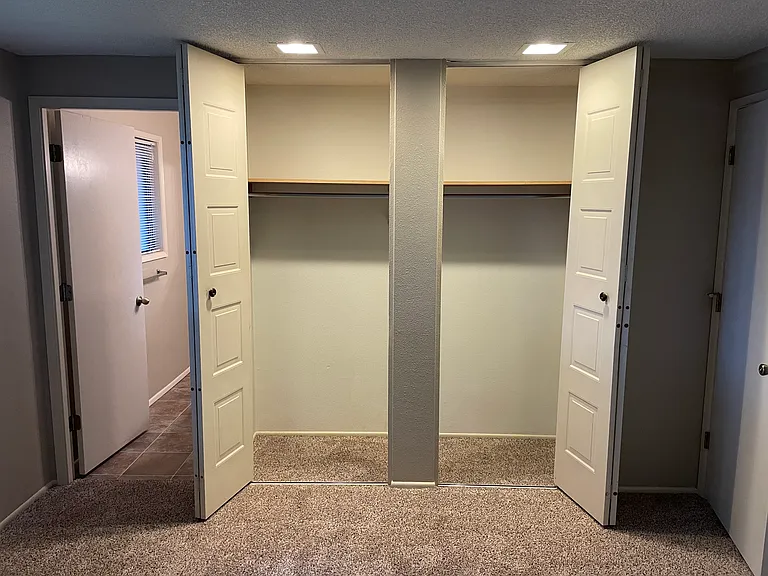 3844 Peppertree Dr — Photo 25