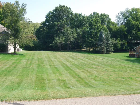 0 Orchardale Dr, Rochester, MI 48309