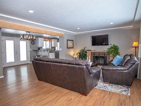 4th image of 7624 N Hughes Dr