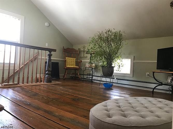 2nd image of 46 Layton Rd
