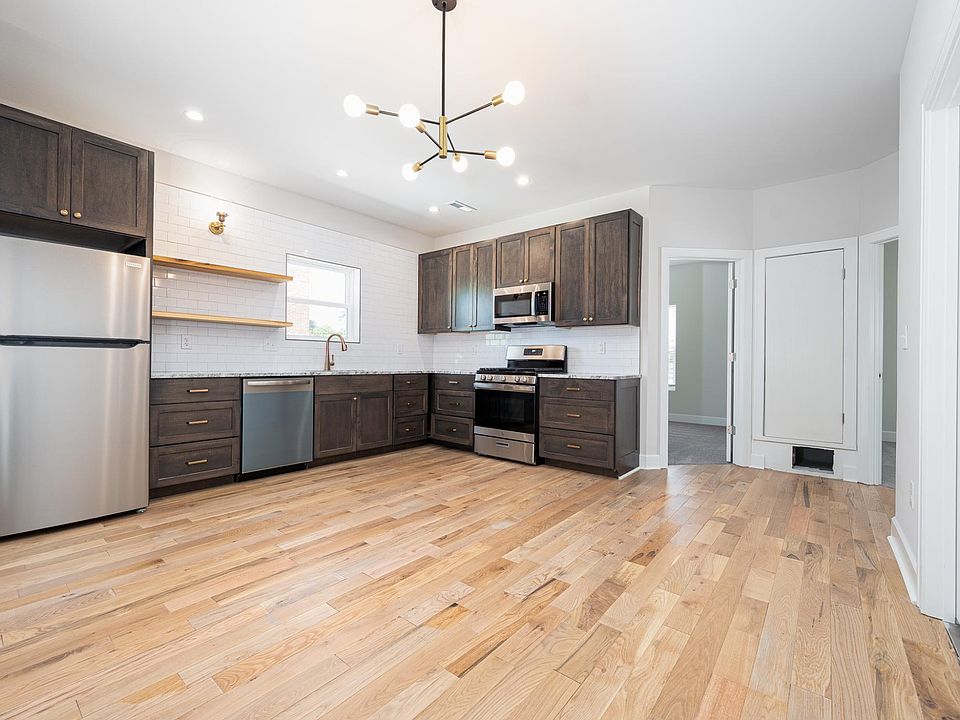 1st image of 962 E Long St #962