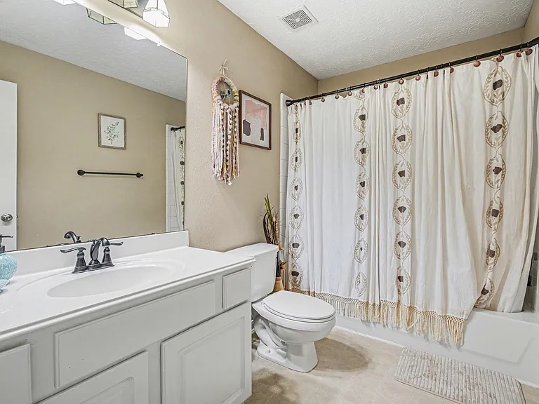 819 Davis Rd — Photo 13