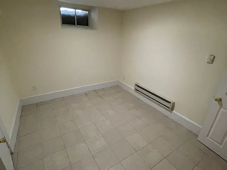 136 Chiswick Rd #B — Photo 7