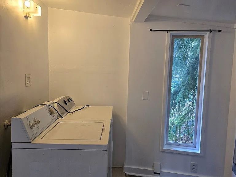 22903 Laurel Ln — Photo 3