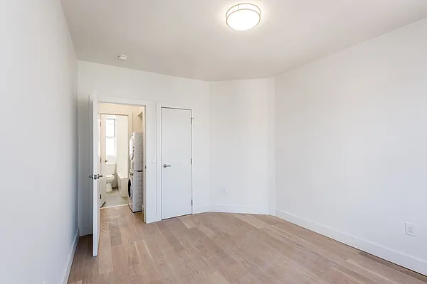Rented by Nooklyn NYC LLC | media 20
