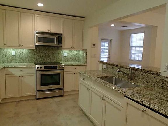 3rd image of 534 Loretto Ave