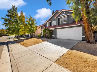 39429 Beacon Ln, Palmdale, CA 93551