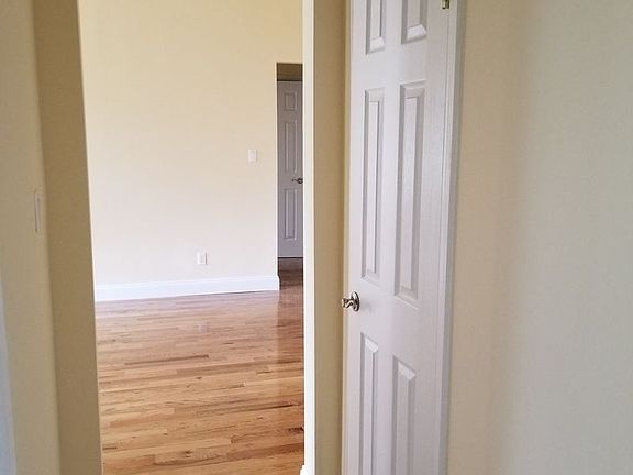 5th image of 150 Crown St APT B22