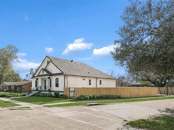 3rd image of 2520 Haring Rd