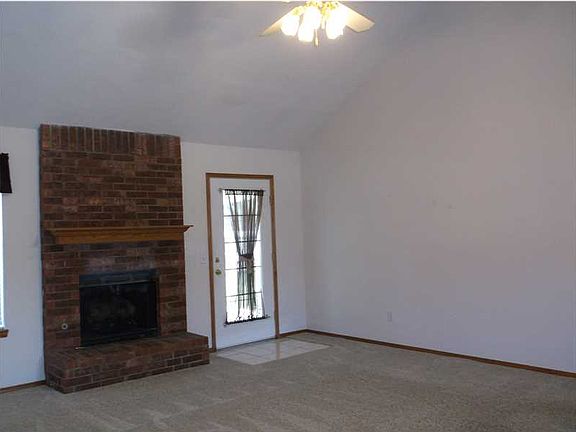 3rd image of 1307 SE 22nd St