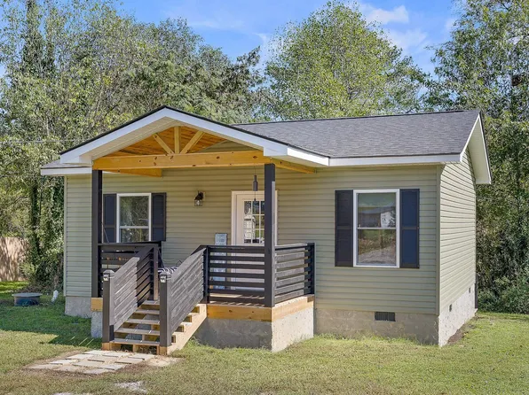 699 Dry Valley Rd, Rossville, GA 30741