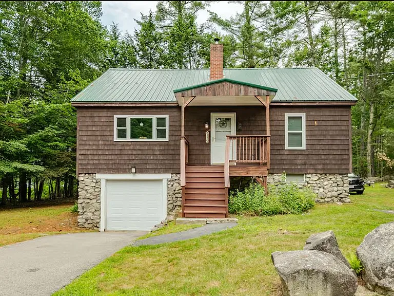 13 E Shore Beach Rd — Photo 2