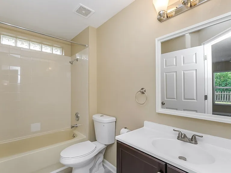 6719 Summer Cove Dr — Photo 18