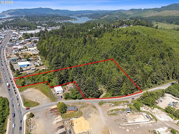 4th image of 2240 SE Highway 101