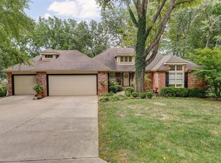 1512 S Cedar Ridge St, Springfield, MO 65809