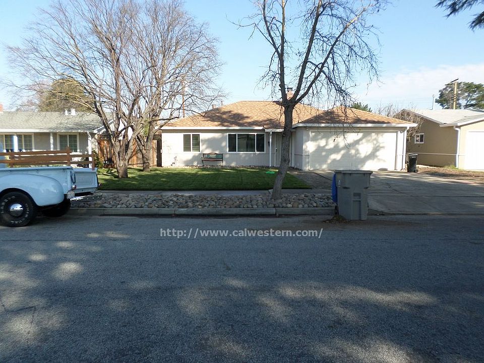 1st image of 2774 Custer Dr