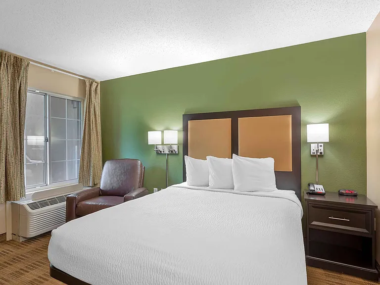 Studio Suite - 1 Queen Bed